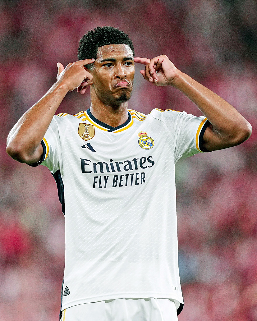 维埃里：现在拿皮奥和其他人比较毫无意义，应该让他安心踢球（维埃里：别再把皮奥和别人比较了，让他安心踢球）