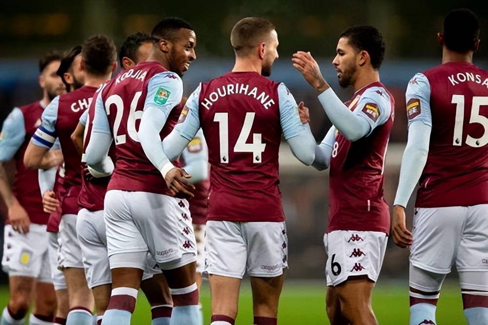 球员飞踹裁判！川超回应：加强管理，由公安机关进行调查处理（球员飞踹裁判，川超回应：强化管理并移交公安调查）