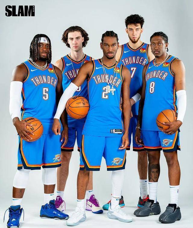 斯帕伊奇庆祝足协杯夺冠：为奖杯感到自豪，更为球队感到骄傲（斯帕伊奇谈足协杯夺冠：奖杯值得自豪，球队更让人骄傲）