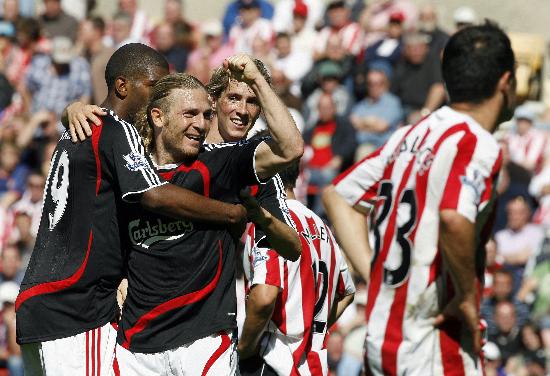 芒特传射建功当选最佳，曼联4比1大胜狼队（曼联4-1大胜狼队，芒特传射当选全场最佳）