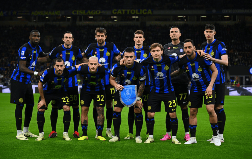 加泰电台：拉波尔塔想请前球员回诺坎普拍照，梅西不太可能去（加泰电台：拉波尔塔计划邀昔日球员回诺坎普合影，梅西出席可能性不大）