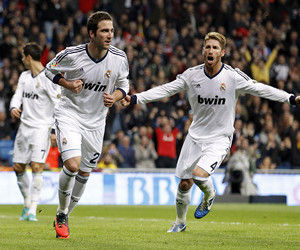 英超夺冠赔率更新：维拉冲至并列第三，阿森纳稳居第一（英超冠军赔率最新榜：阿森纳稳居榜首，维拉跃升至并列第三）