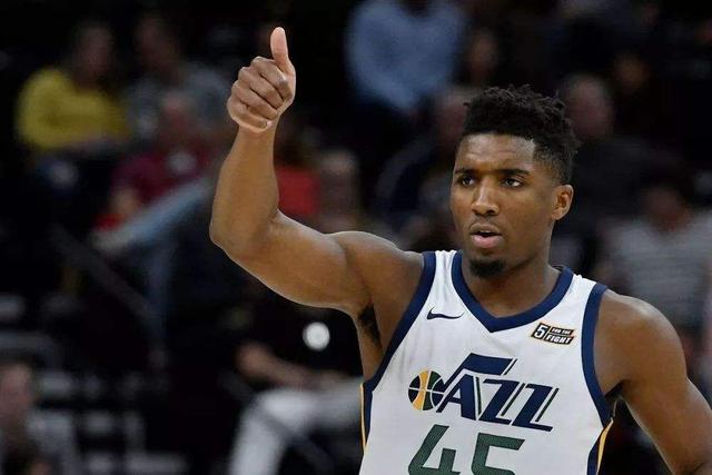 鲍队：来支持了助攻回礼了解一下 🏆❤️（鲍队报到：支持到位，助攻回礼奉上 🏆❤️）