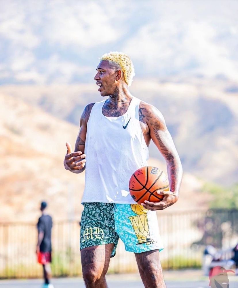 日职乙前瞻：榜首大战！水户蜀葵若客胜长崎成功丸将提前升级（日乙前瞻：水户蜀葵客场挑战长崎成功丸，赢球即可提前升级）