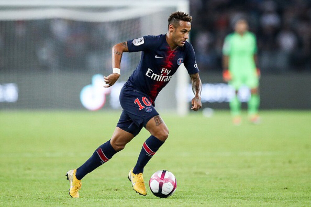 记者：加拉塔萨雷希望免费租借萨拉赫，合同半年800万欧（记者称加拉塔萨雷欲免租引进萨拉赫，半年期合约800万欧元）