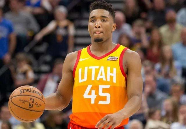 斯普利特：灰熊的双塔阵容不常见但很有威胁，我们得严阵以待（斯普利特：灰熊双塔罕见却具威胁，我们必须全力应对）