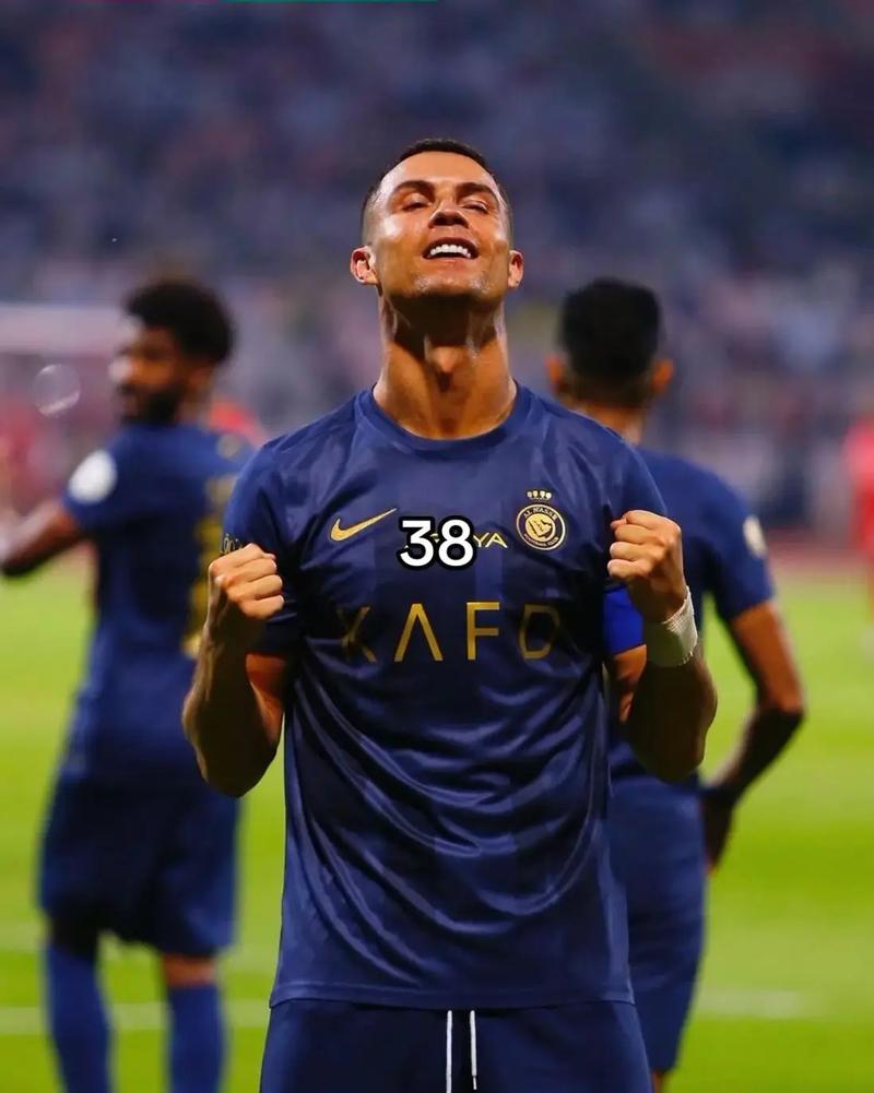 热议海港输球：古斯塔沃停赛影响大；亚冠已是舆论负担（海港失利引热议：古斯塔沃停赛影响显著，亚冠成舆论包袱）